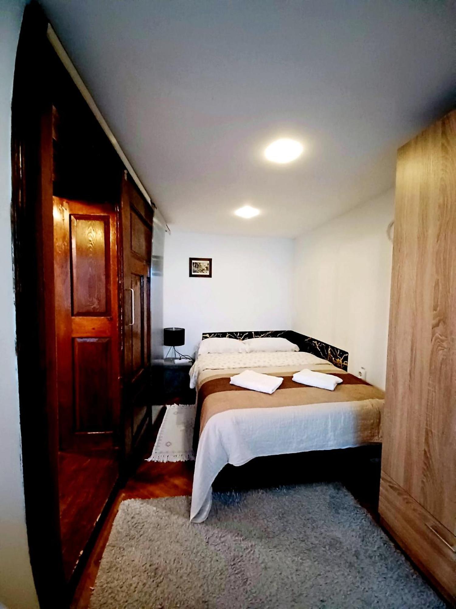 Historic Center Apartment Брашов Екстериор снимка